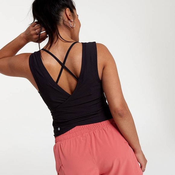 5606T Kaylla Tie Shoulder Crop Top